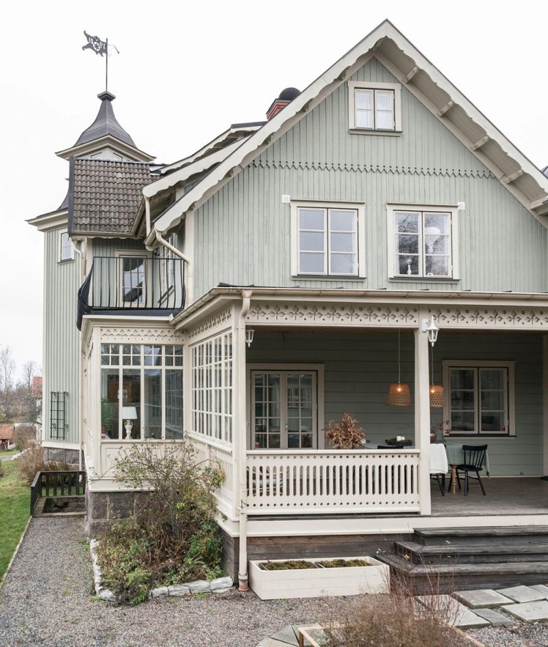 veranda aan huis voorkant zweeds droomhuis
