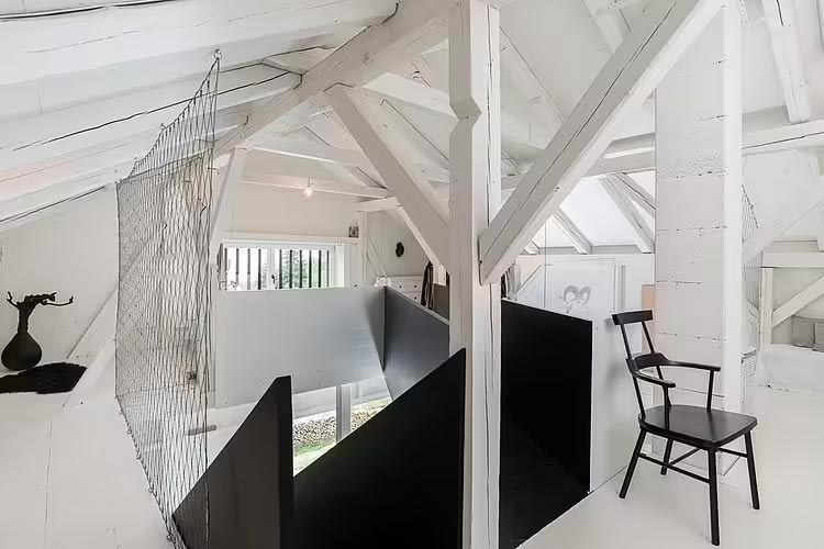 vide zwarte trap schuurwoning vide zwarte trap schuurwoning