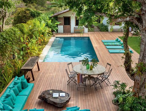 Villa tuin met zwembad