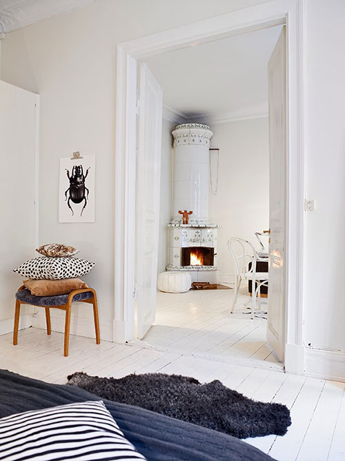 Warme gezellige witte woonkamer