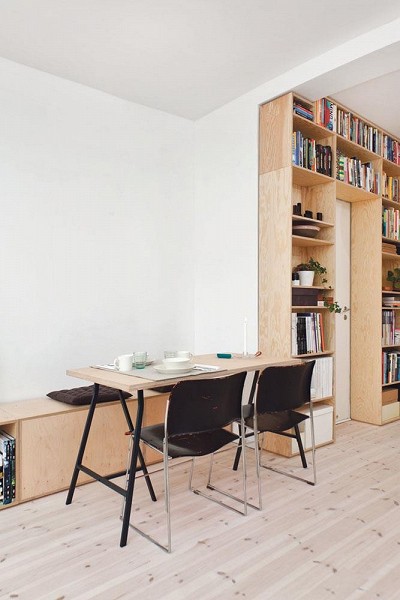 Woonkamer met open hal