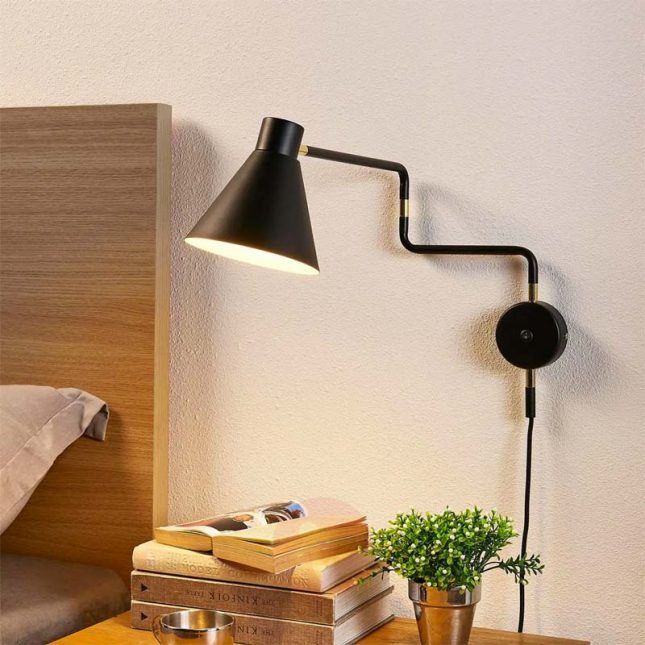 Zwarte retro wandlamp Zwarte retro wandlamp